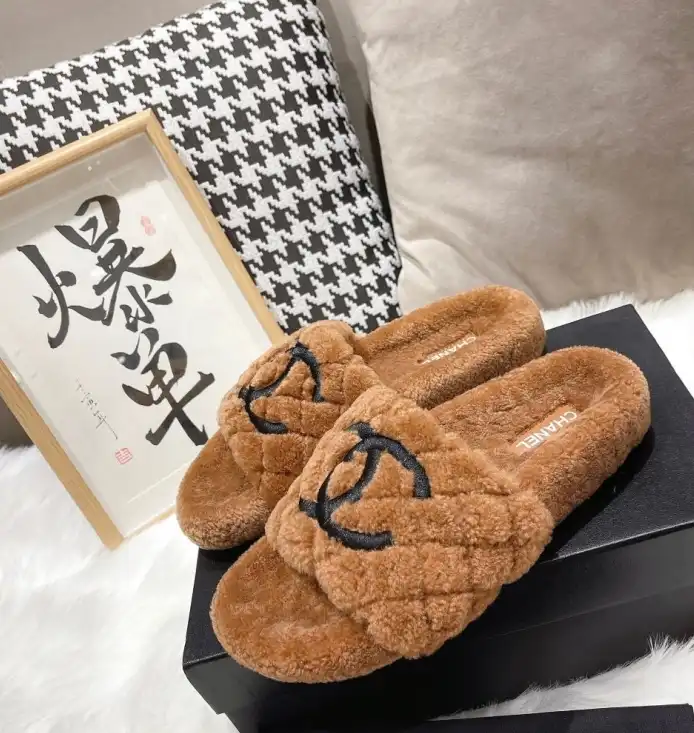 hype Chanel Slippers