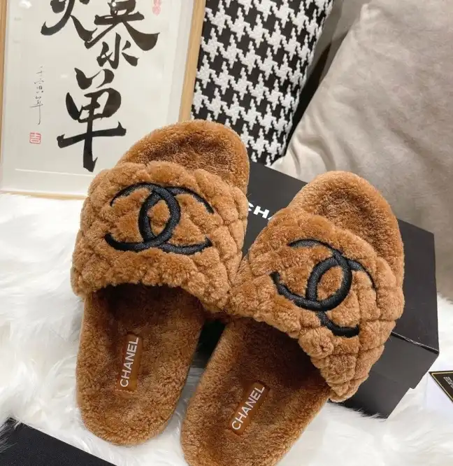 hype Chanel Slippers