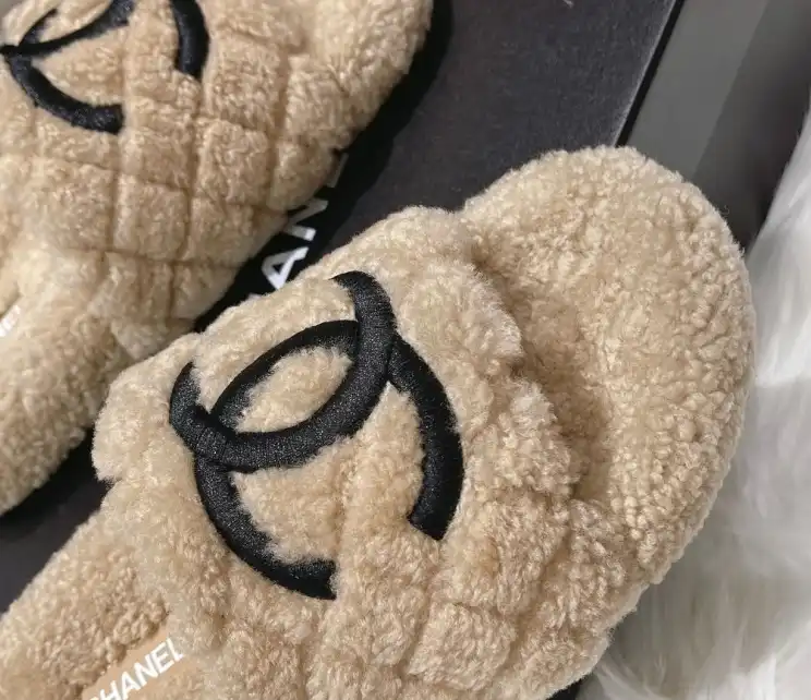 hype Chanel Slippers