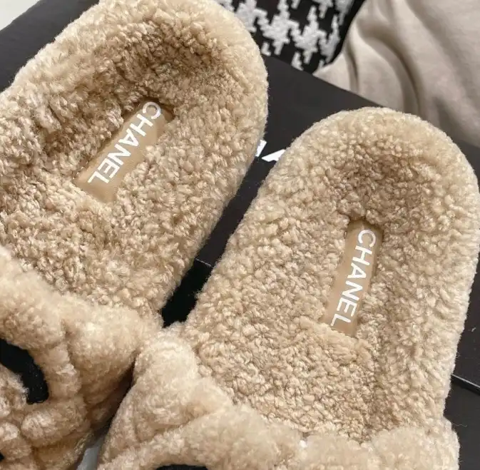 hype Chanel Slippers