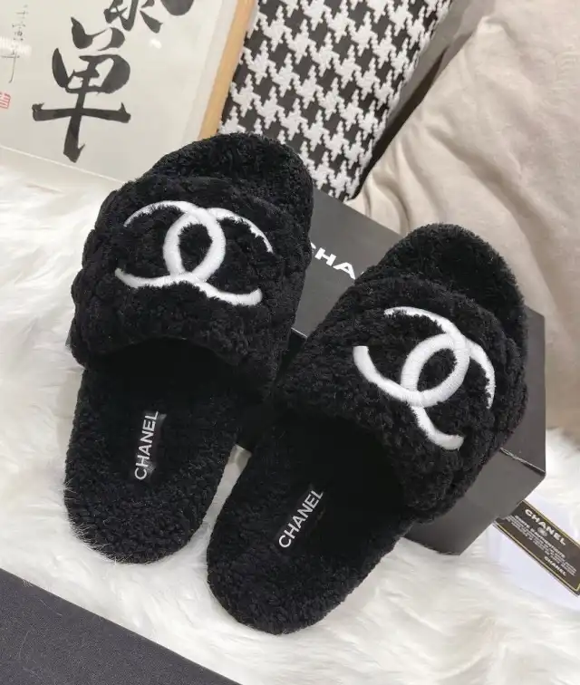 hype Chanel Slippers