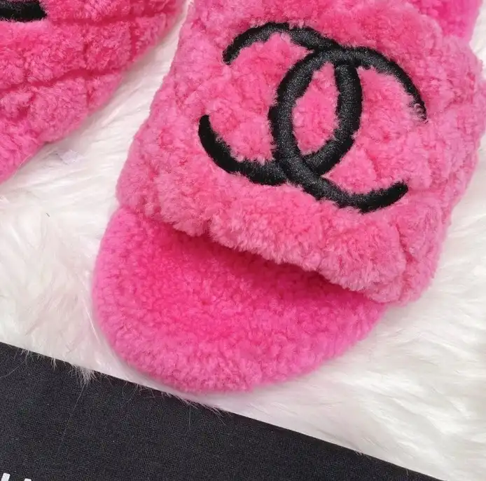 hype Chanel Slippers