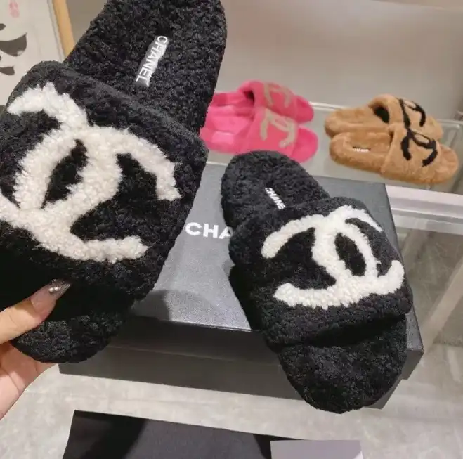 hype Chanel Slippers