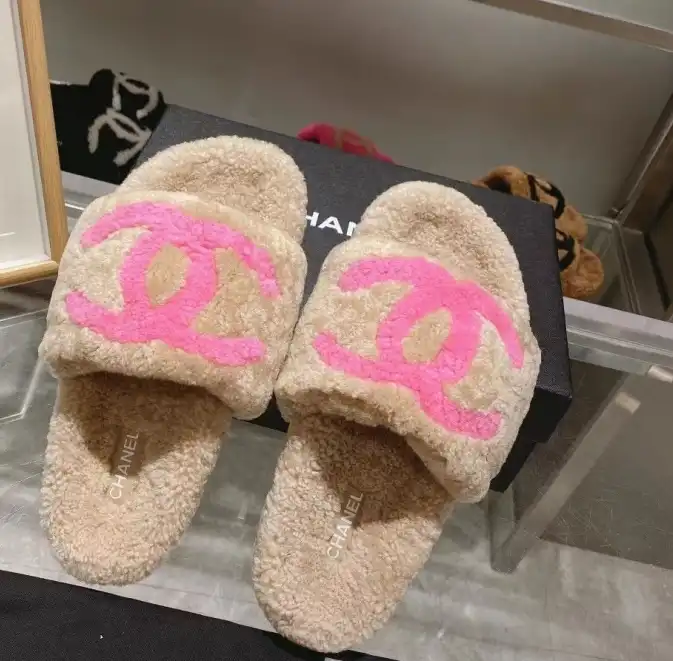 hype Chanel Slippers