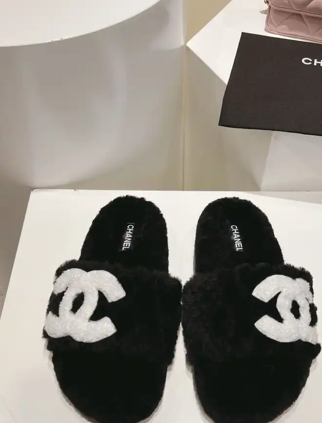 hype Chanel Slippers