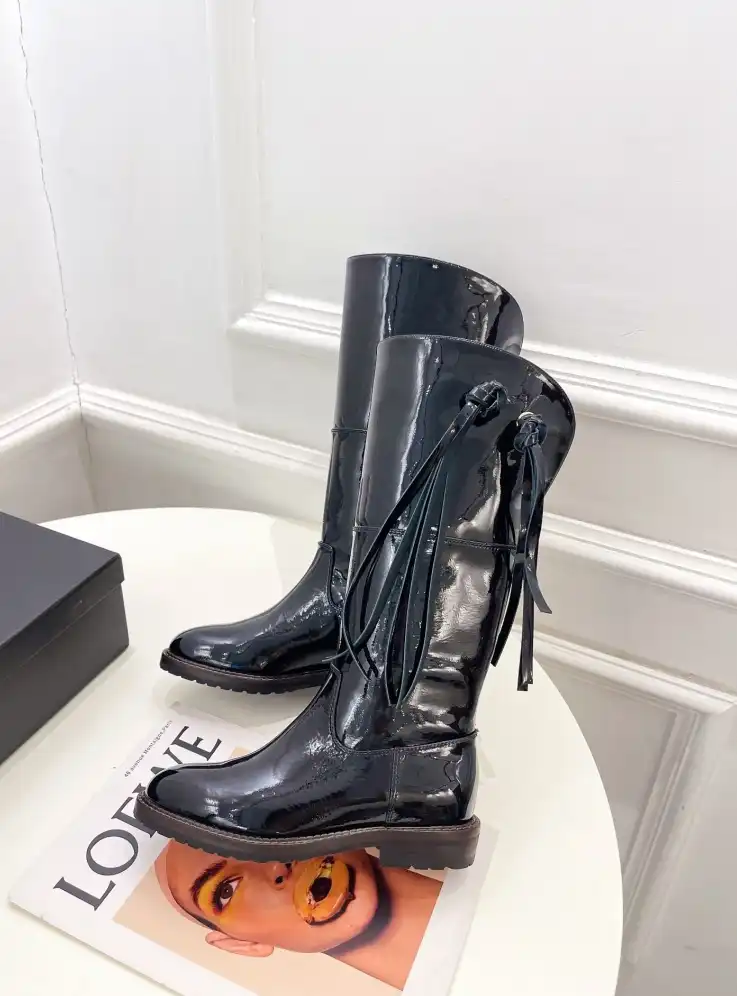 hype Chanel Boots