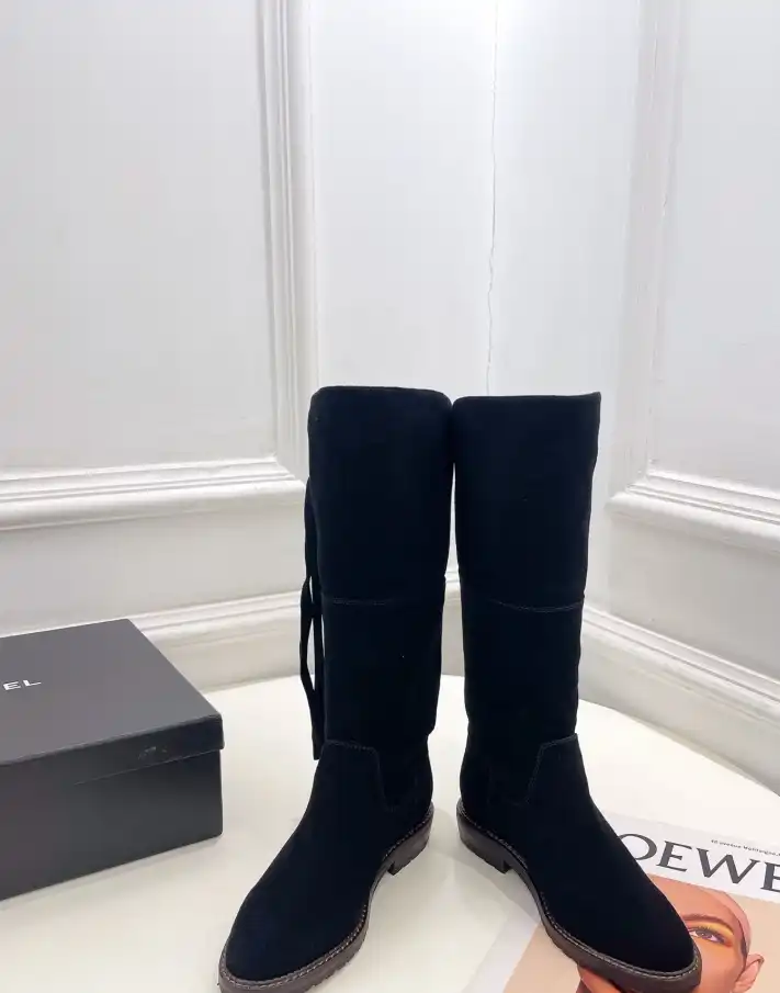 hype Chanel Boots