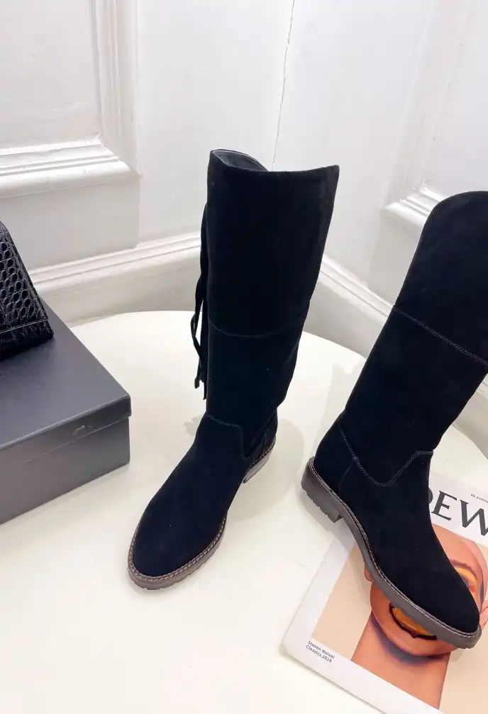 hype Chanel Boots