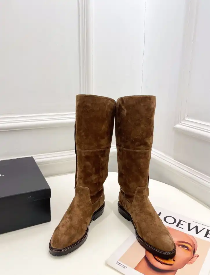 hype Chanel Boots