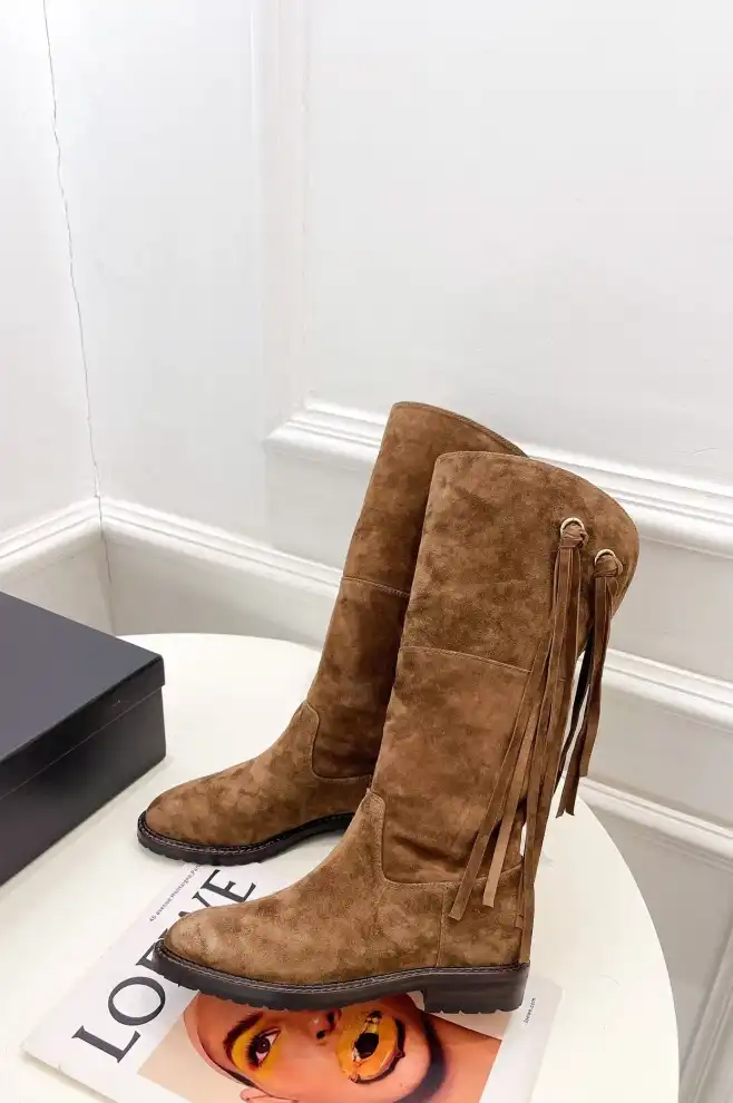 hype Chanel Boots