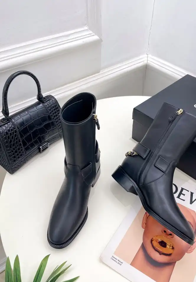 hype Chanel Boots