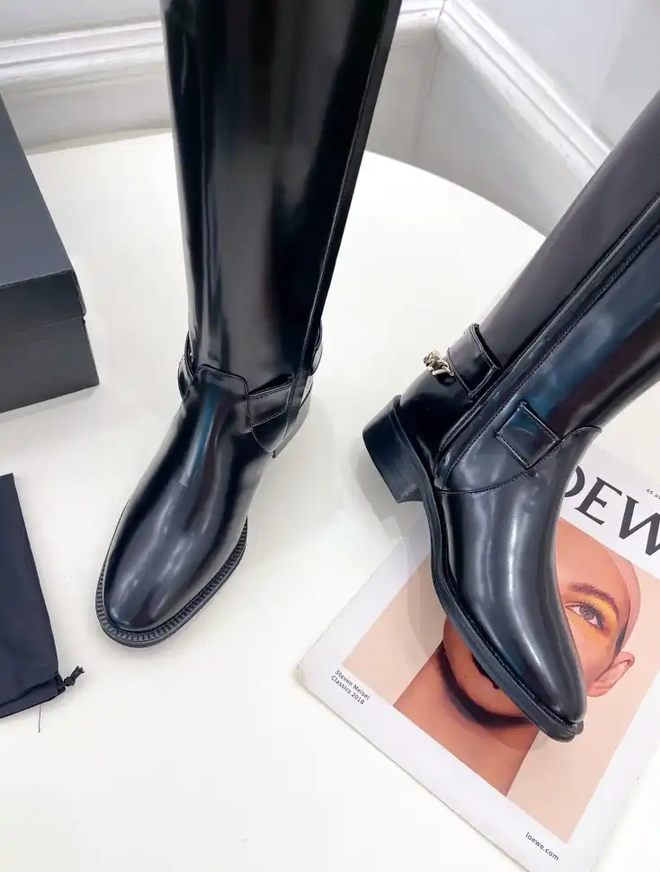 hype Chanel Boots