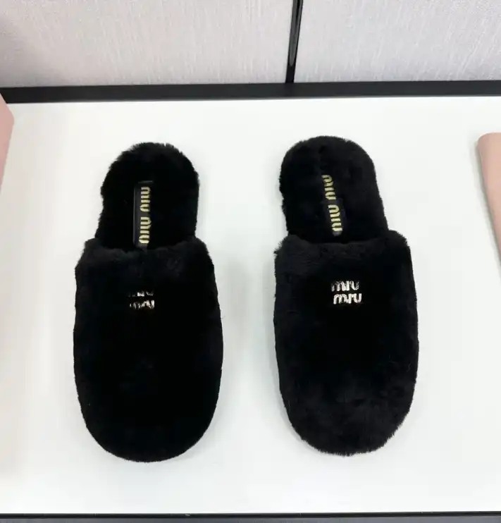 hype Miu Miu Slippers