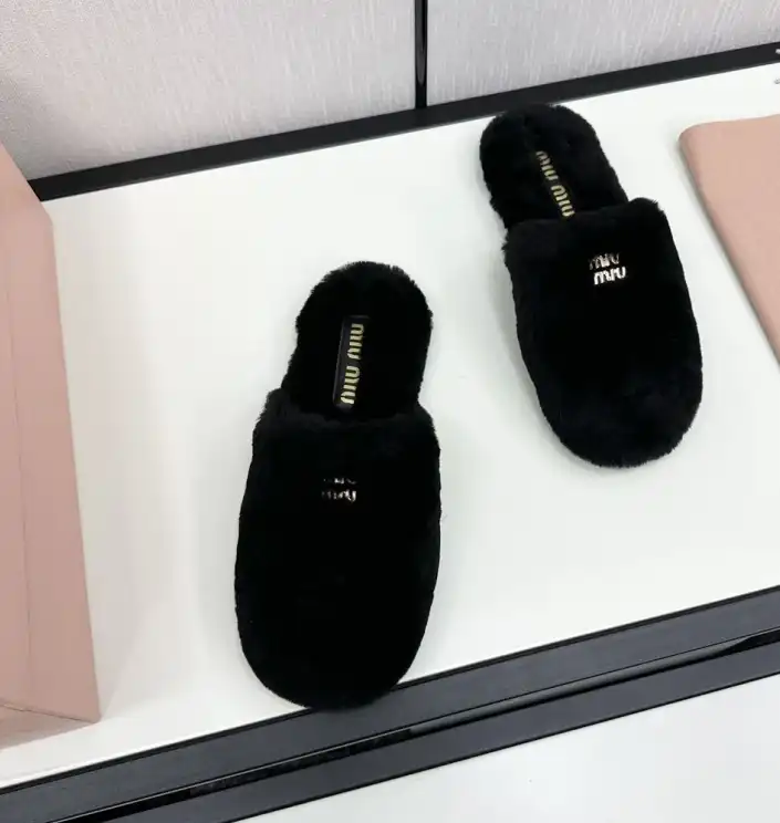 hype Miu Miu Slippers