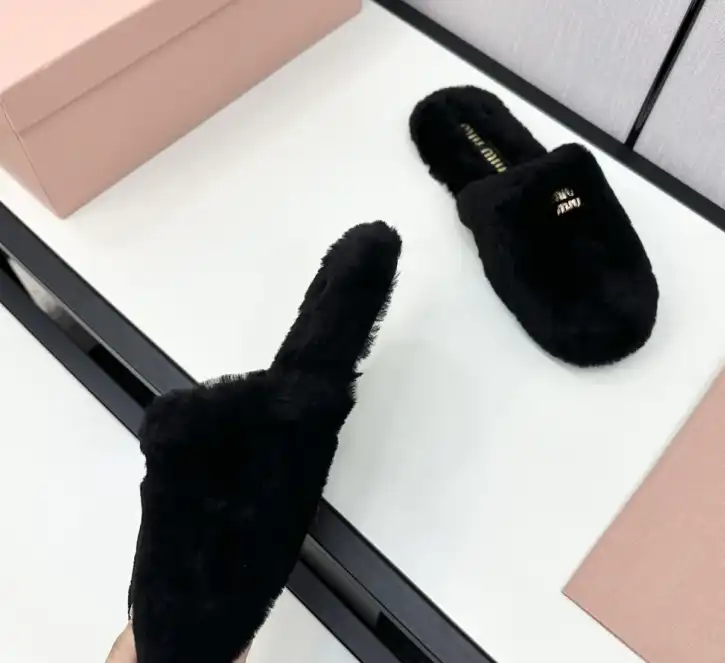 hype Miu Miu Slippers