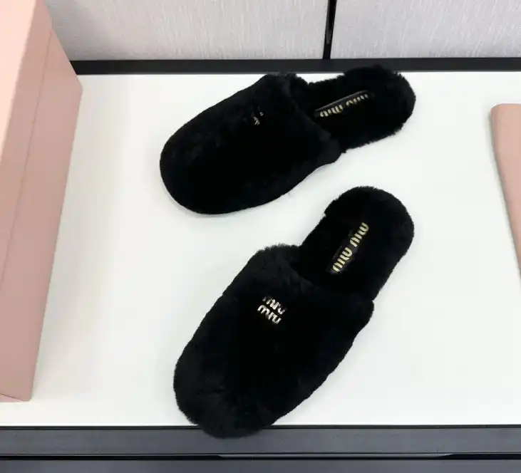 hype Miu Miu Slippers