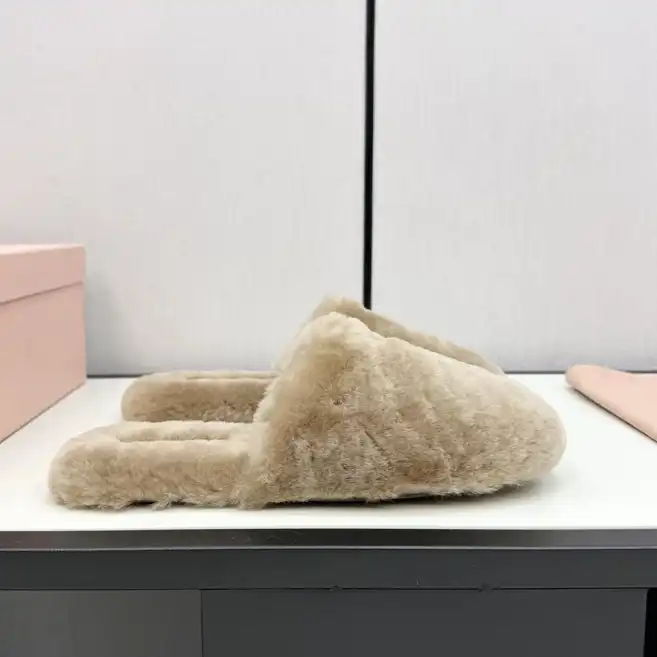 hype Miu Miu Slippers