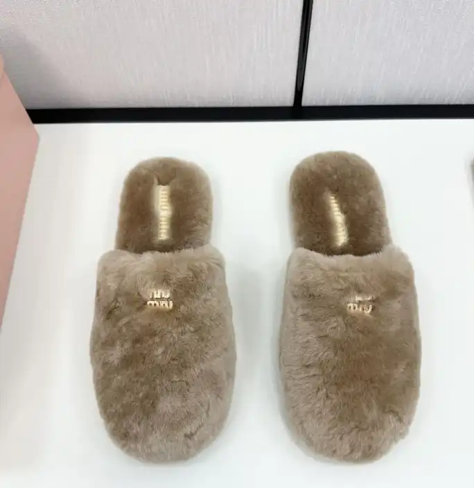 hype Miu Miu Slippers