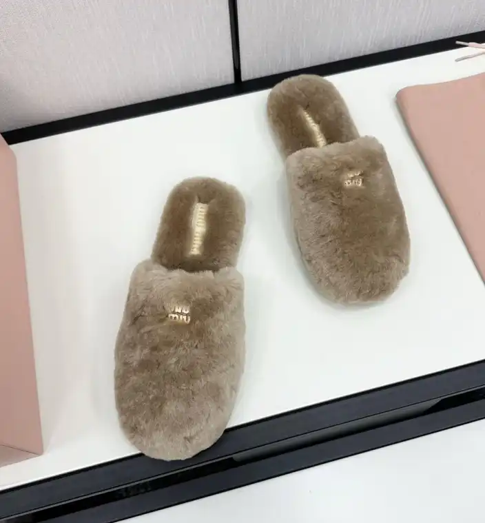 hype Miu Miu Slippers