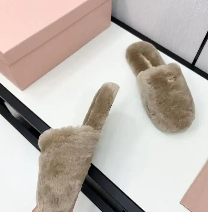 hype Miu Miu Slippers