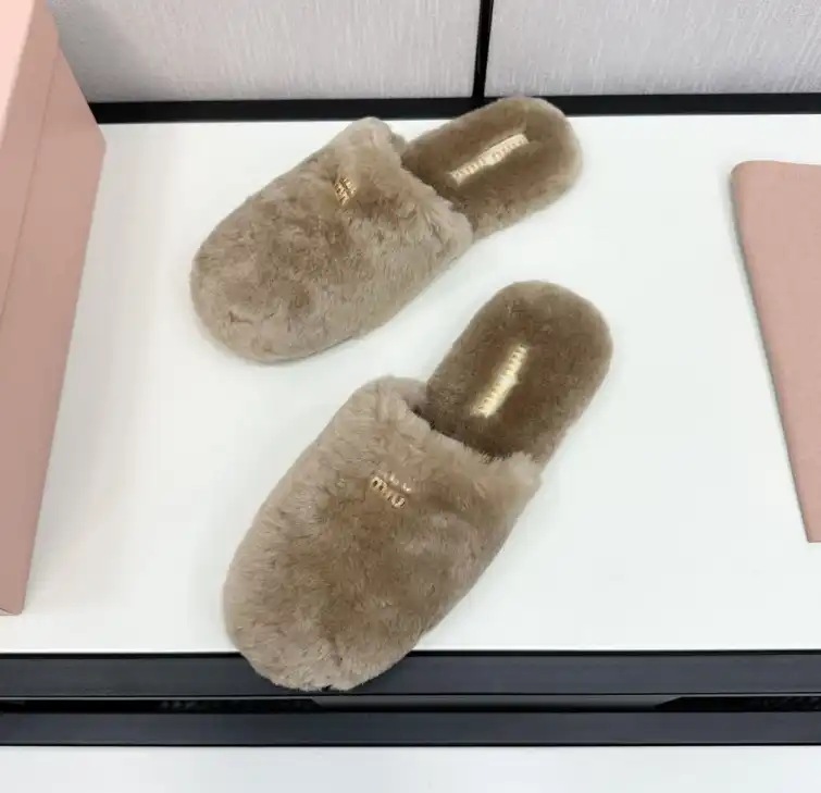 hype Miu Miu Slippers