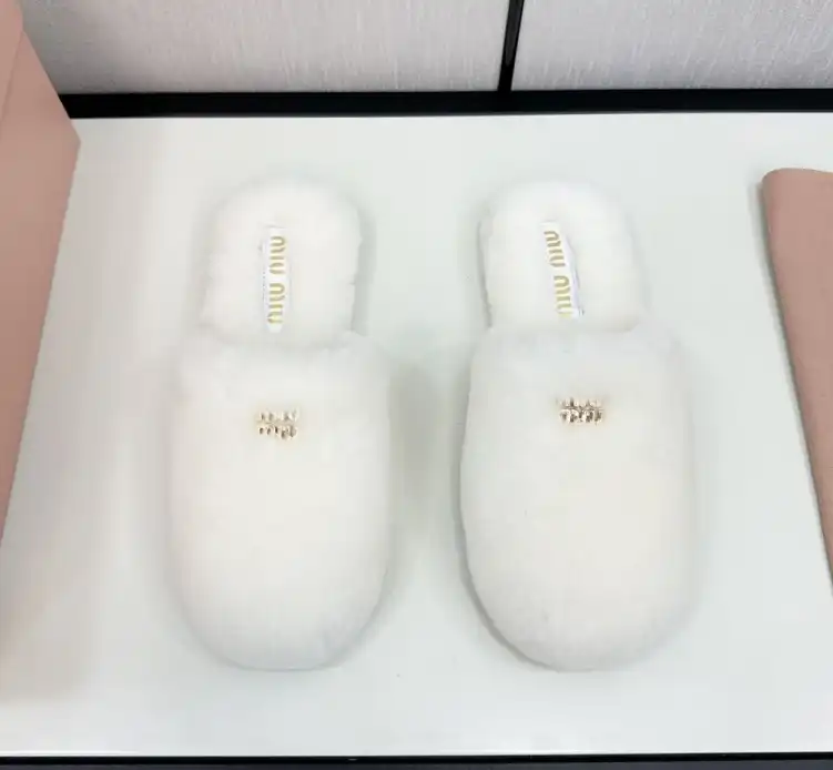 hype Miu Miu Slippers