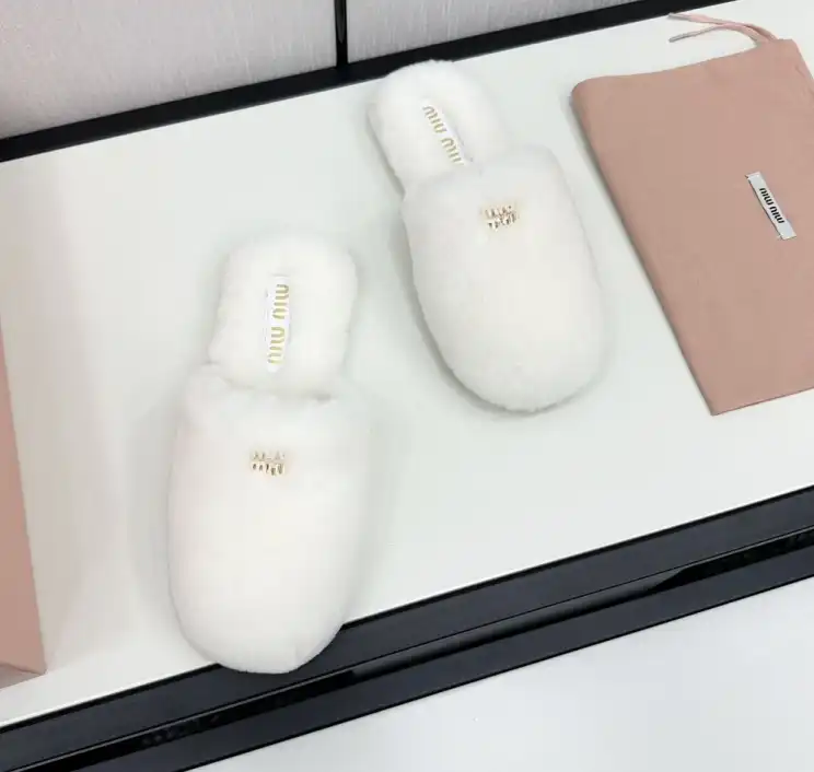 hype Miu Miu Slippers