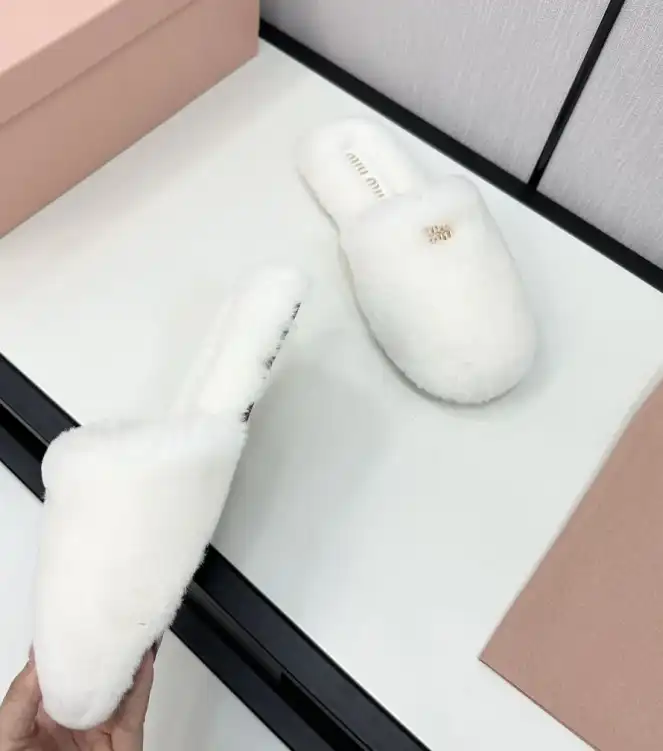 hype Miu Miu Slippers