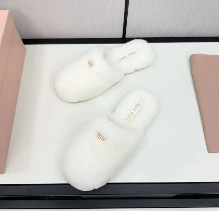 hype Miu Miu Slippers