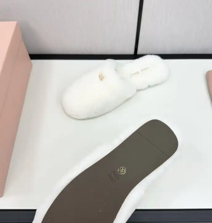 hype Miu Miu Slippers