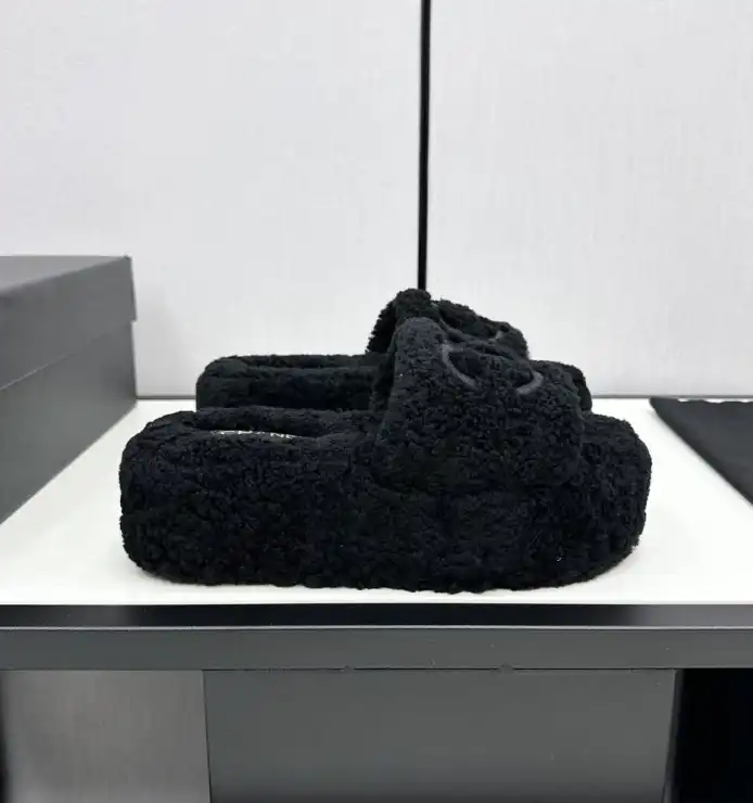 hype Chanel Slippers