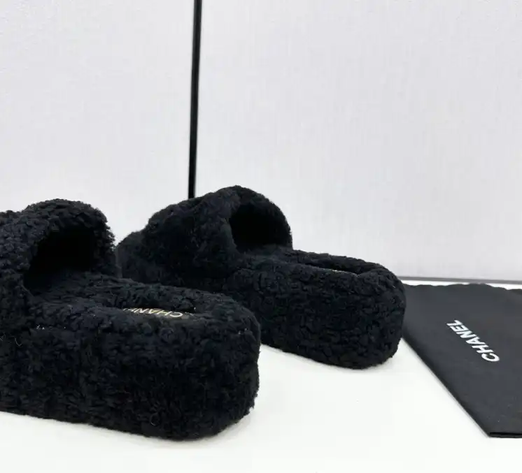 hype Chanel Slippers