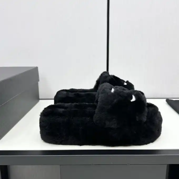 hype Chanel Slippers