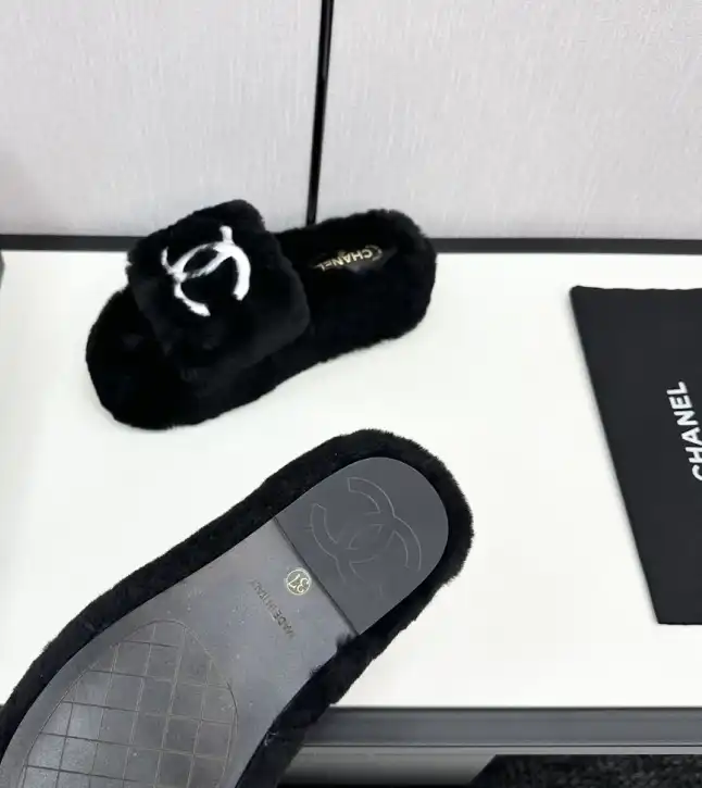 hype Chanel Slippers