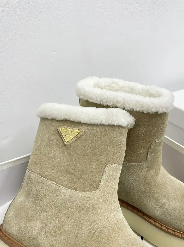 hype Prada Boots