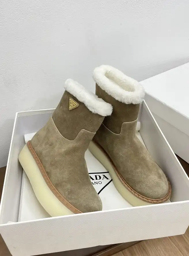 hype Prada Boots