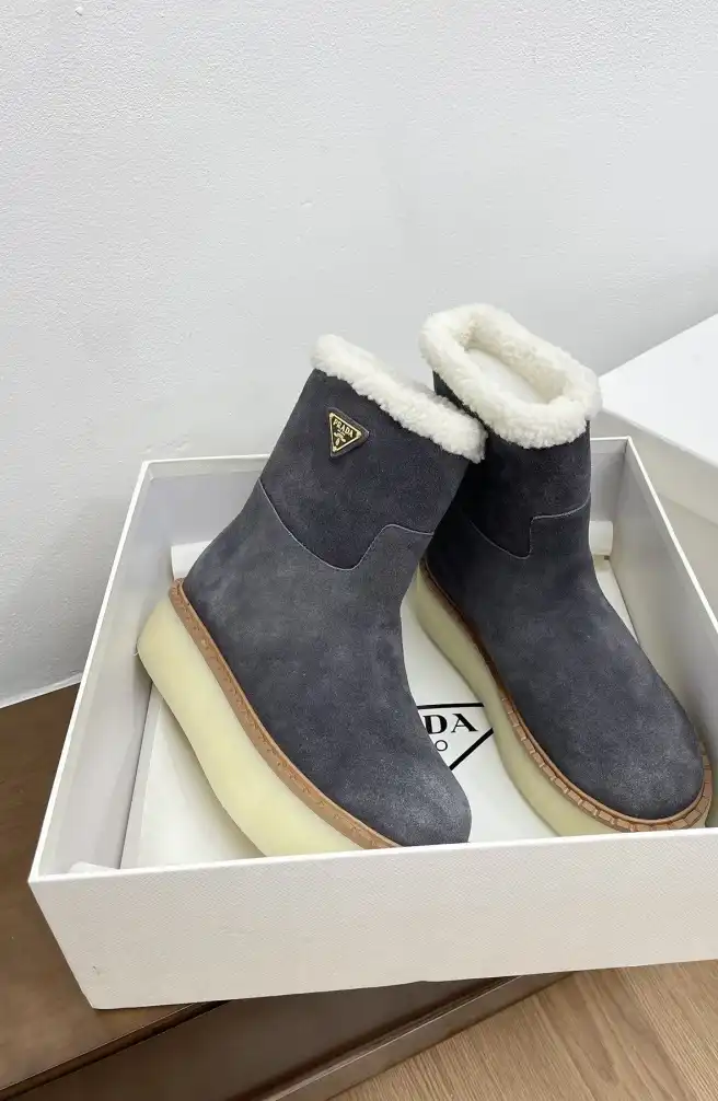 hype Prada Boots