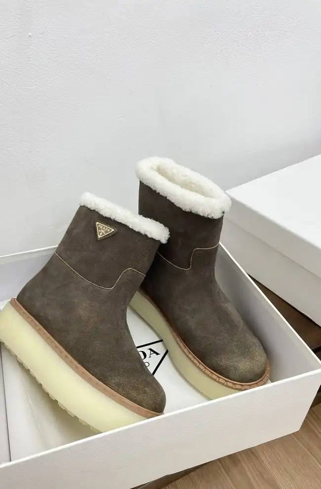 hype Prada Boots