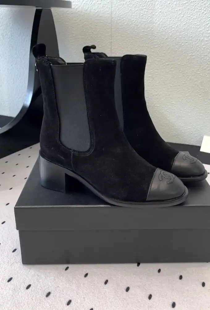 hype Chanel Boots