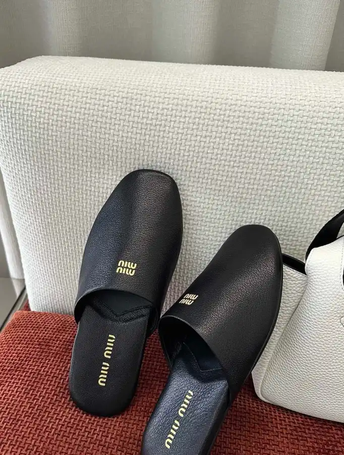 hype Miu Miu Slippers