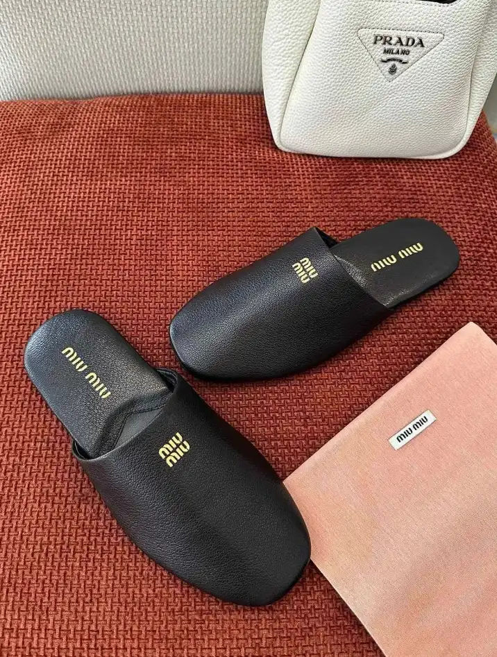 hype Miu Miu Slippers