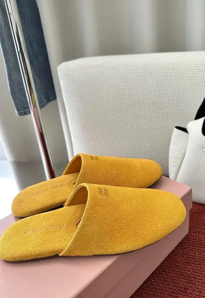 hype Miu Miu Slippers