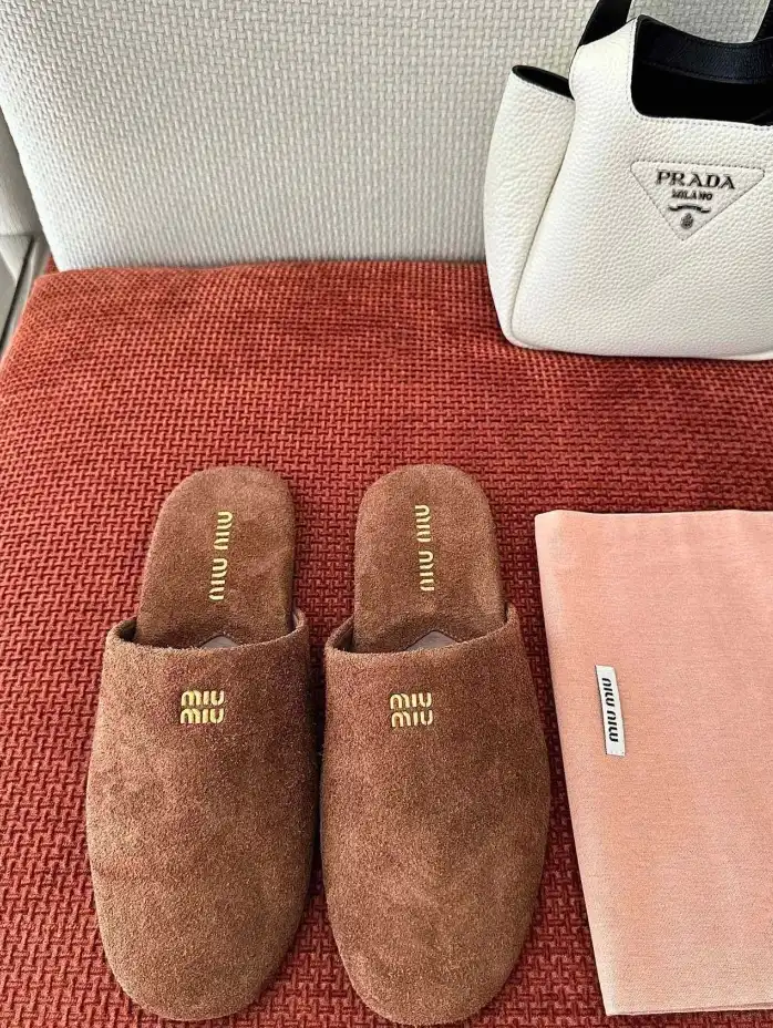 hype Miu Miu Slippers