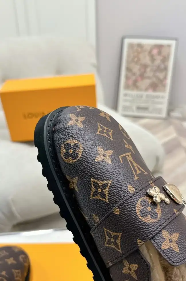 hype LV Slippers