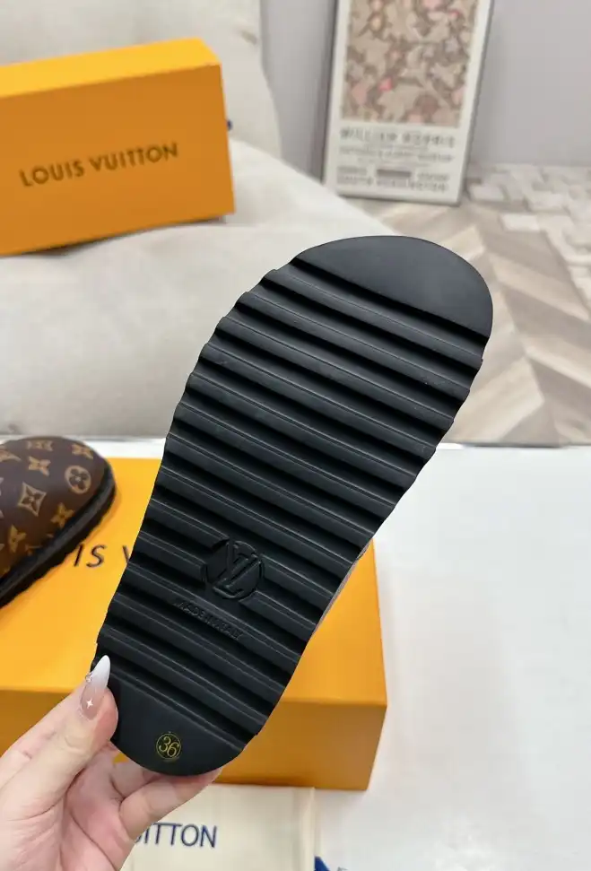 hype LV Slippers