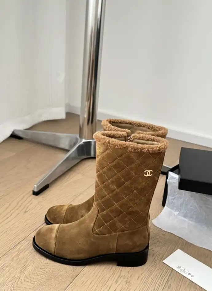 hype Chanel Boots