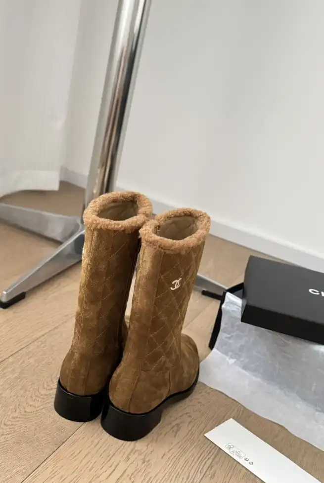 hype Chanel Boots