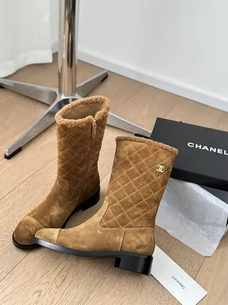 hype Chanel Boots