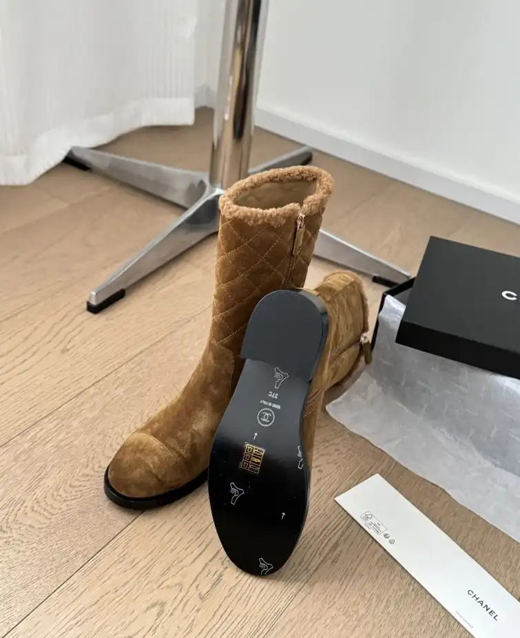 hype Chanel Boots