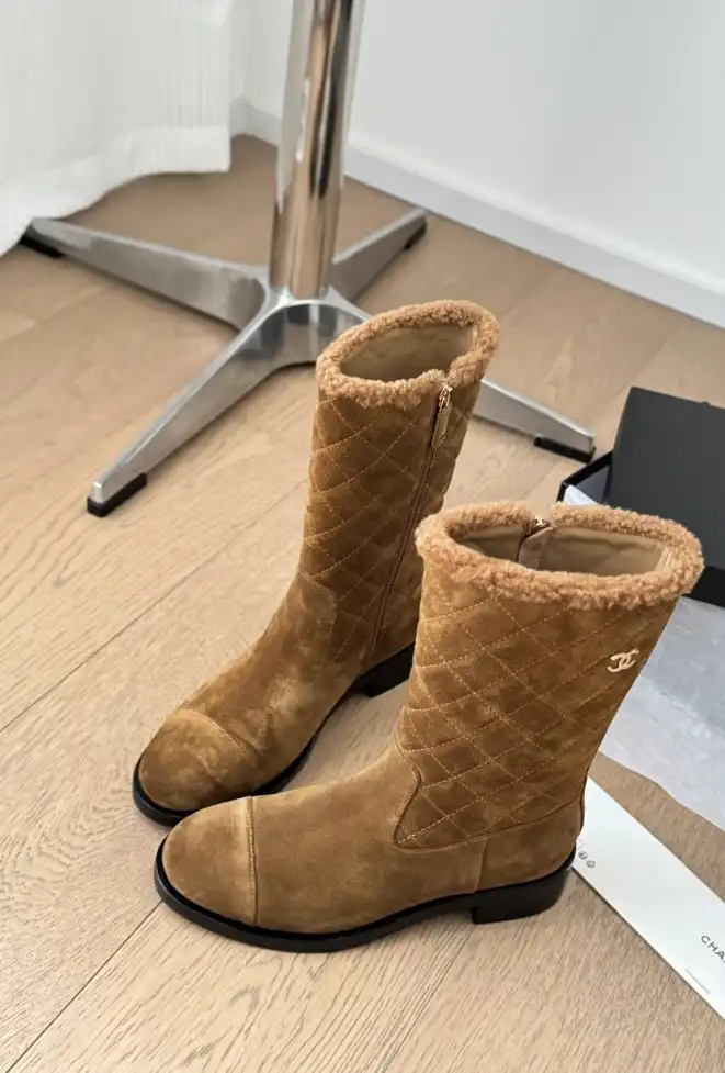 hype Chanel Boots